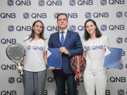 QNB-Sponsor-des-Championnes-de-Padel-Aïda-Fehri-et-Dorra-Chamli