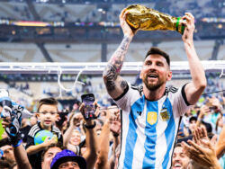 7,8 millions de dollars aux enchères pour les maillots de Messi au Mondial 2022